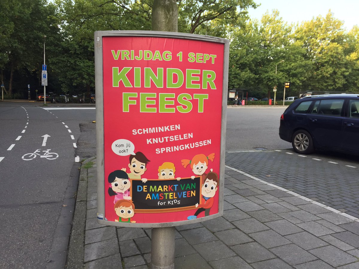 marktAmstelveen's tweet photo. Wat is het toch mooi langs de weg in Amstelveen! Zo'n 40 borden om reclame te maken voor vandaag: Het Kinderfeest @marktAmstelveen https://t.co/4UHZaX0qc6