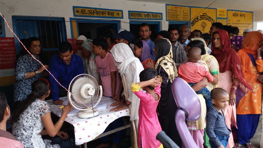 nbcfdc1's tweet photo. NBCFDC kick-started CSR initiative of holding health camp in Ghangora, Bareily thru partner NGOs, 740 benef. were given free health check https://t.co/9ZFVUkcURo