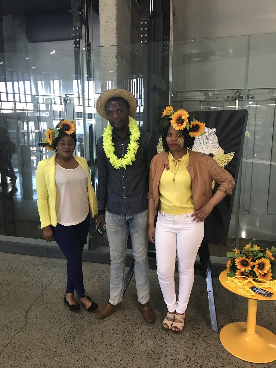 DorisMsibi's tweet image. #EYCasualDay