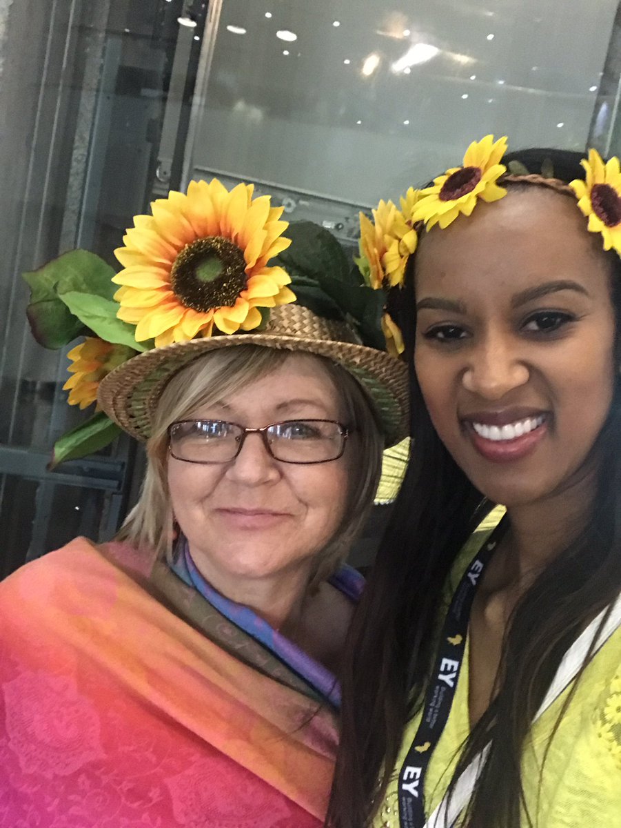 DorisMsibi's tweet image. #EYCasualDay