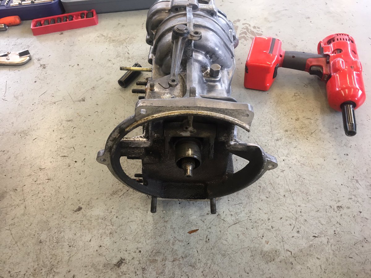 WhispererTrim's tweet photo. Gearbox rebuild time https://t.co/X5OxoQ05JJ