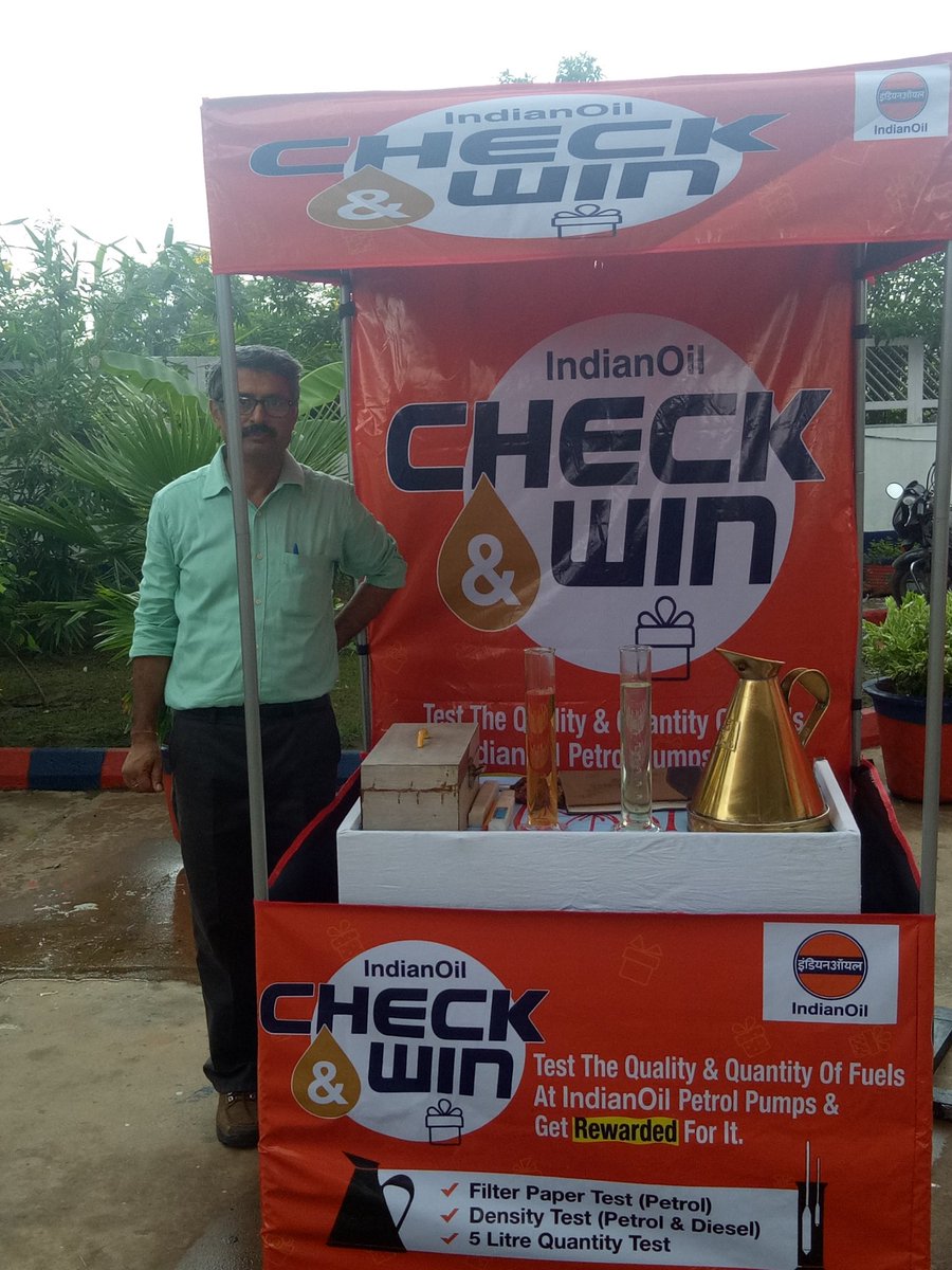 iocl_noida_do's tweet photo. Sh Dhyani Business Manager JRO Greater Noida manning Check&amp;Win Kiosk @vkrmisra @RajeevRadhia @ramabav @dksm https://t.co/3Zdyav9GEc