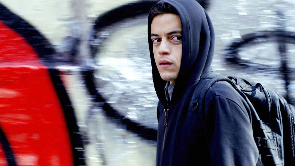 Sinefabrika's tweet photo. Dünya tehlikeli bir yer. Kötülük yapanlar yüzünden değil görüp de hiçbir şey yapmayanlar yüzünden. 

Mr. Robot https://t.co/f6mJLdJfCw