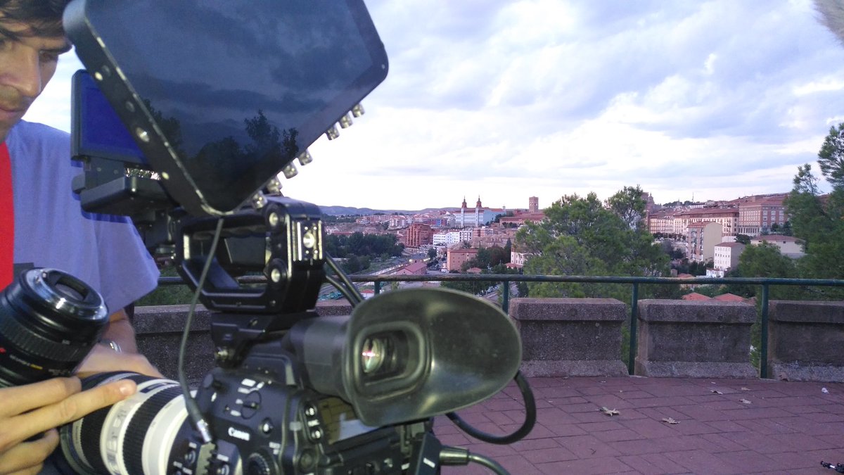 El_Palomitron's tweet photo. Amanece en Teruel la segunda jornada del Rally @desafiobunuel. Y el reloj avanza...#DesafioMorado #TerueldeCine https://t.co/dzOyRG6ymn