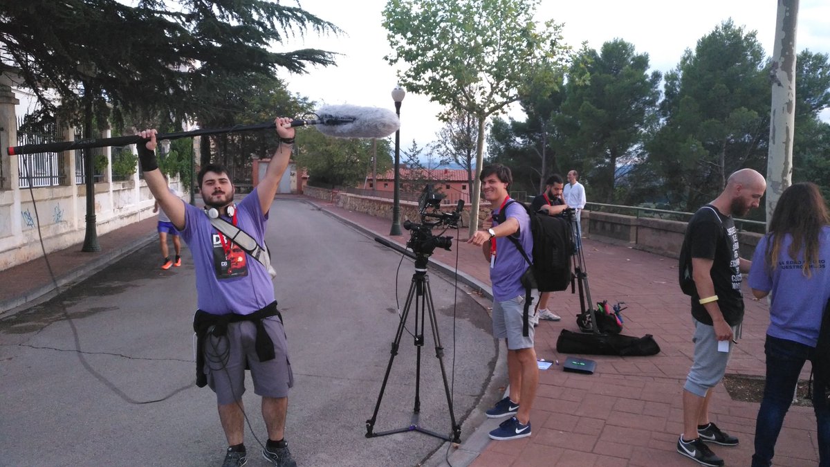 El_Palomitron's tweet photo. Amanece en Teruel la segunda jornada del Rally @desafiobunuel. Y el reloj avanza...#DesafioMorado #TerueldeCine https://t.co/dzOyRG6ymn