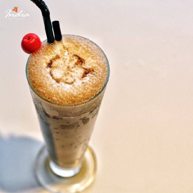 indrestaurant's tweet photo. Delve into this glass full of pleasure known as #ChocoCocoa, to set your weekend mood, just right!
#MilkShakes #IndiaRestaurant #Kolkata https://t.co/ZXF4L1blaS