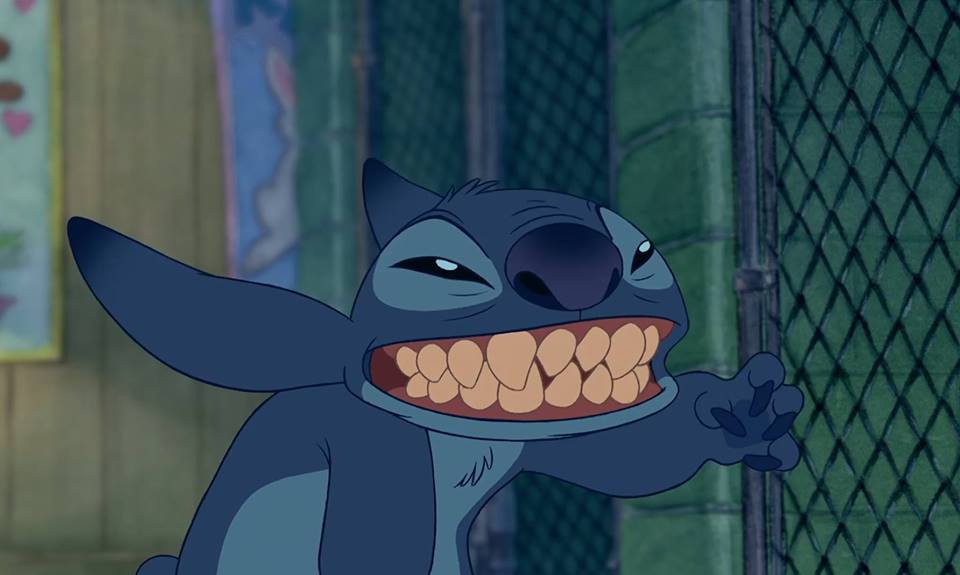 DisneySpain's tweet photo. Cuando intentas aparentar ser feliz cuando empieza el mes de septiembre. #BienvenidoSeptiembre. https://t.co/HVNwMR0vj5