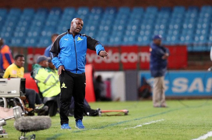 DeePDNSA's tweet image. When your using TV antenna &amp;amp; ur mams instructs u to move it so the tv gets clearer
Ya boy vele uthi nje
#PrimeEP2017