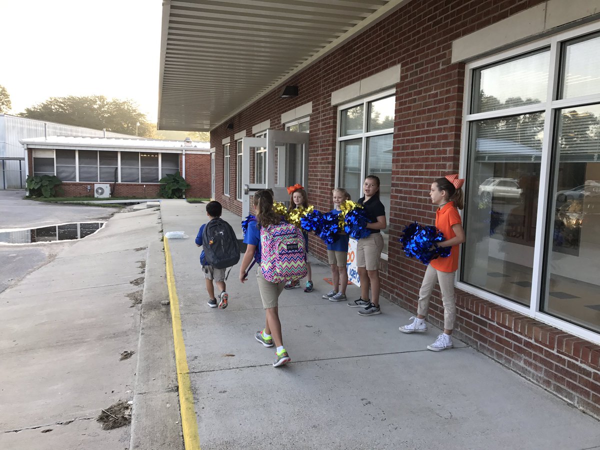CESTigerTeam's tweet photo. Spirit Fridays at CES #PositiveContagiousEnergy https://t.co/wukzfSh2j1
