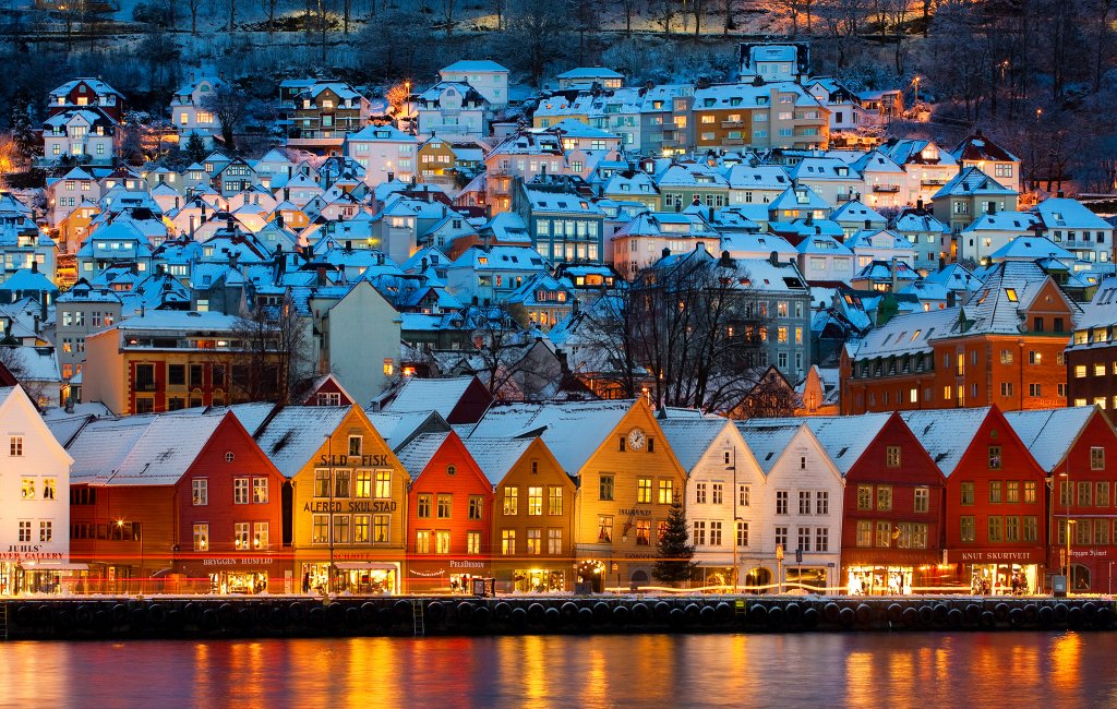 📍Bryggen, Norway | 📸 by Tord André Oen buff.ly/2eKa2TZ #travel #earth #photography