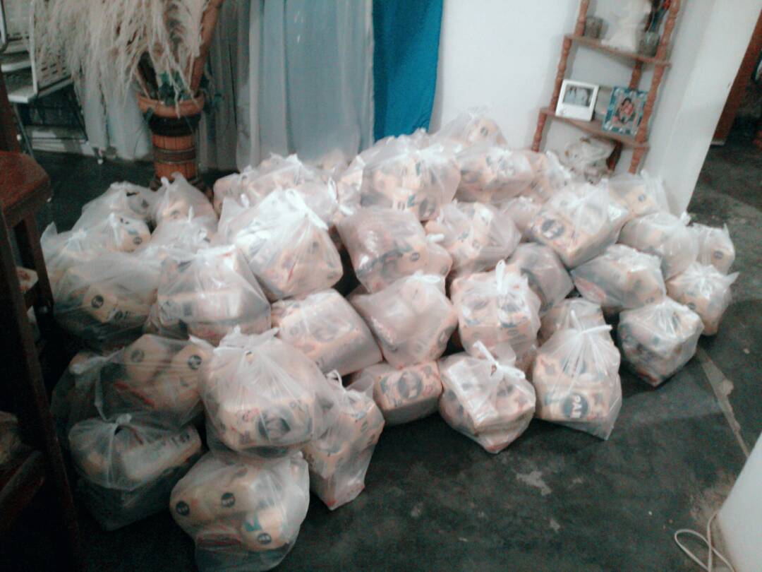 JayanaSur's tweet photo. Claps jayana sur beneficia a813 familias con bolsas d alimentación soberana  un logros mas de la revolución en nuestromunicipio@alcaldepepe https://t.co/KUgnFg7LUH
