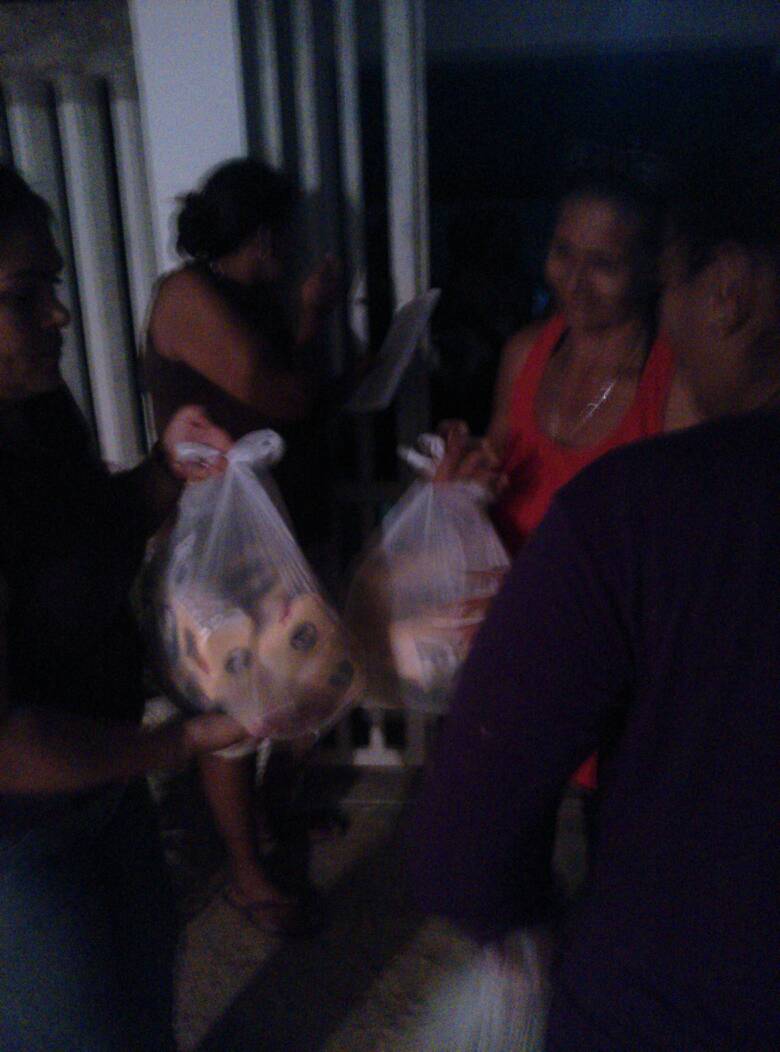 JayanaSur's tweet photo. Claps jayana sur beneficia a813 familias con bolsas d alimentación soberana  un logros mas de la revolución en nuestromunicipio@alcaldepepe https://t.co/KUgnFg7LUH