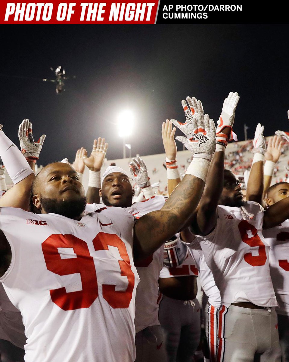 espn's tweet photo. O-H-I-O #PhotoOfTheNight https://t.co/YRvCEAJduS