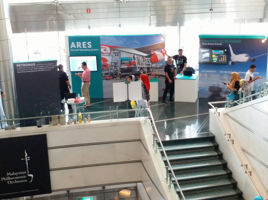 ebitsllp's tweet photo. @Petronas create display, proudly celebrating Aviation Refueling System, with our #AvR #efuelling and #emobile as the centerpiece https://t.co/di8GW6c520