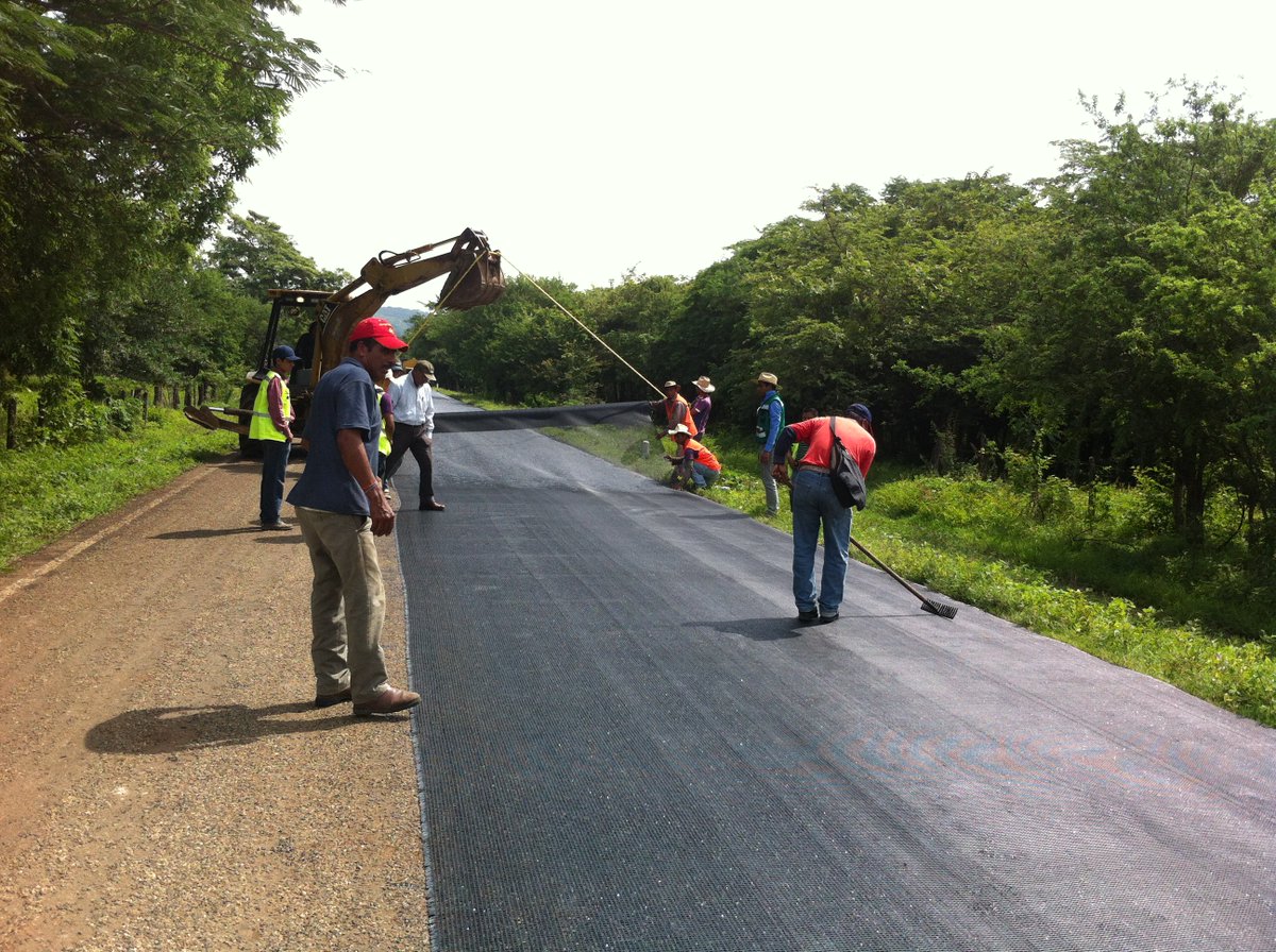 Maccaferri_MX's tweet photo. Road resurfacing in #Chiapas with our #asphaltreinforcement geogrid #MacGrid for increased pavement service life: https://t.co/ohk5cnQiq7 https://t.co/abwmEcWp3M