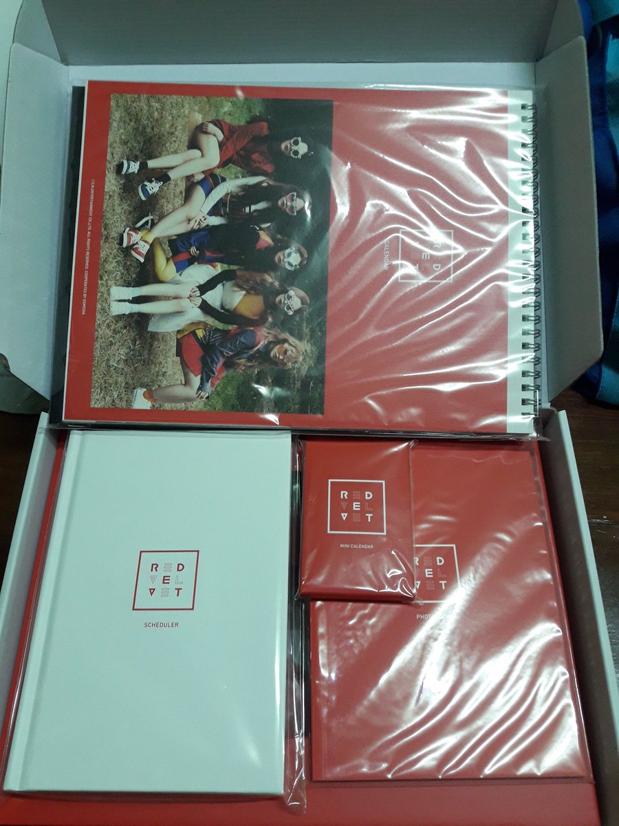 _cardrvvtw7's tweet photo. Plsrt @RT_Red_Velvet @Koreacafe_RT @RTRedVelvet @RT_RedvelTwice
ขายปฏิทินรวว.ปี2016ค่ะ 1850รวมส่งลทบของครบทุกอย่าง #แลกการ์ดรวว #ตลาดนัดรวว https://t.co/ZaNHpN0529