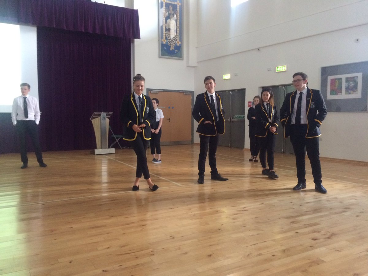 LornshillCareer's tweet photo. @Lornshill @skillsdevscot Mr Nicholson our SDS Adviser explaining Career skills in an interactive way #makingafuture #skills https://t.co/FjVtPMMebV