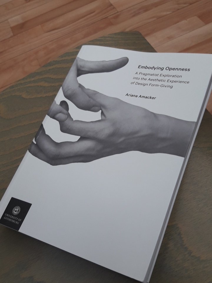 Ariana's thesis is available here: gupea.ub.gu.se/handle/2077/52…
