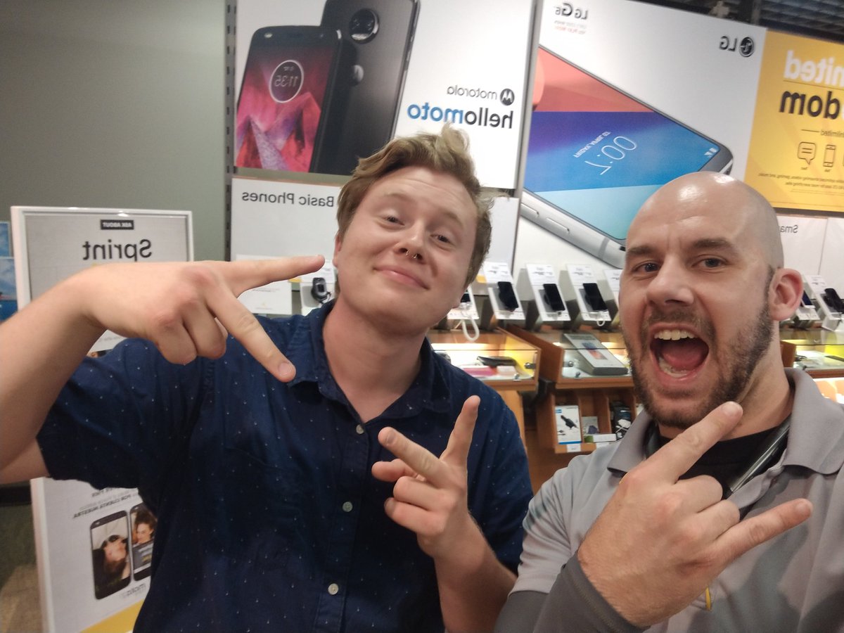 SprintNorton's tweet photo. Jimmy coming back home to #sprint from #tmobile !!! #betternetwork #happycustomer #EmersonElite https://t.co/vO8cyEXujC