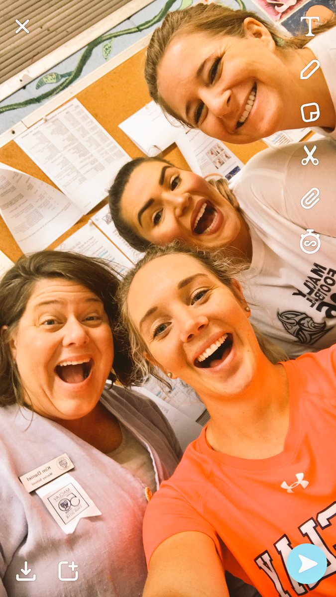 MaclayFineArts's tweet photo. HAPPY FRIDAY from some of our #maclayfinearts teachers 🎭🎨🎬🎤🥁🎻✏️🖌🖍 #hopeyouallhaveacreativeday https://t.co/GXehpzRwBj