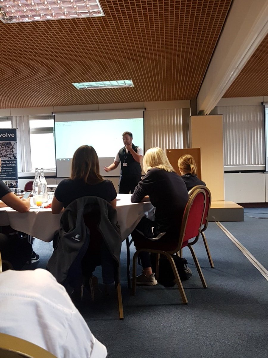 NikitaEvolve's tweet photo. You have a great idea with the P.E dairy @tpag7 
#mentormeet
#WeAreEvolve https://t.co/HtsDYeD3OQ