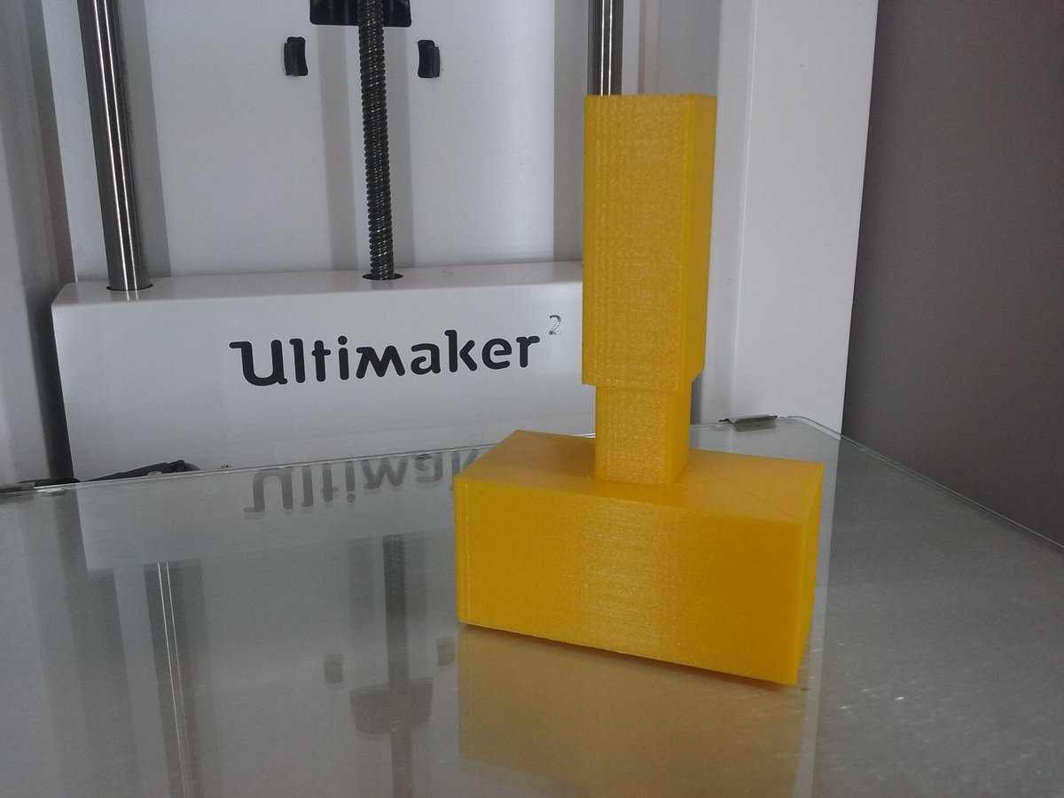 benitezmig's tweet photo. @thorofficial #ThorRagnarok si se pierde #mjolnir aca en #LabTeD #liceo19 alumna 1ero diseño modelo3d #3dprint @ces_Uruguay @MagelaFuzatti https://t.co/shjeulmv35