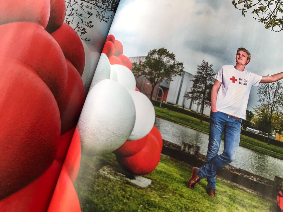 raymondrutting's tweet photo. De nieuwe National Geographic Magazine.Hierin mijn serie over de vrijwilligers 150 jarig Rode Kruis. @RodeKruis @micpoint @CanonNederland https://t.co/yLCrIer0dD