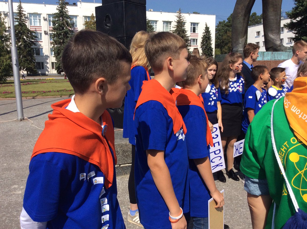 Собираем карту страны Росатом на общегородской линейке #ШколаРосатома #ЗаречныйЗАТО #Гимназия216Дидакт #ДетскийКвартал