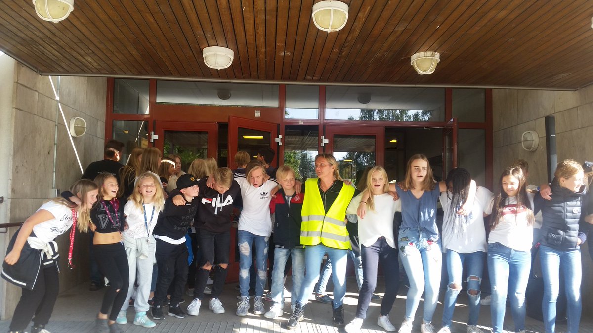 MagnusBjurstrom's tweet photo. Discorast på Karl Johans skola! 😀 @Pysslingen_AB https://t.co/CpPSgAjece