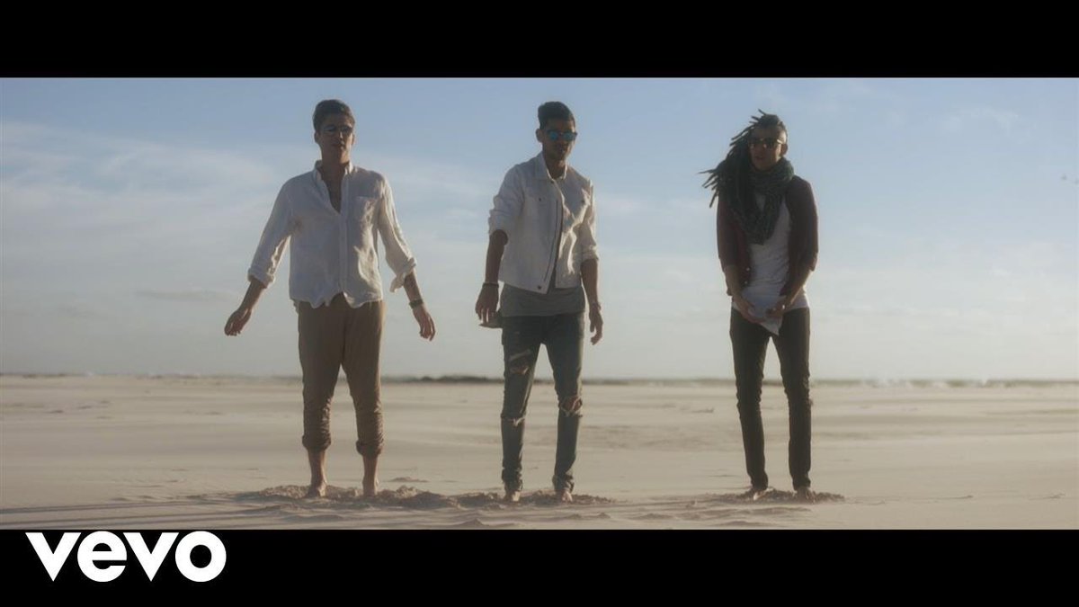 SoundAfricanRec's tweet image. NEW VIDEO: Watch @Four_SA's fun visuals for #Island: smarturl.it/ISLANDVIDEO