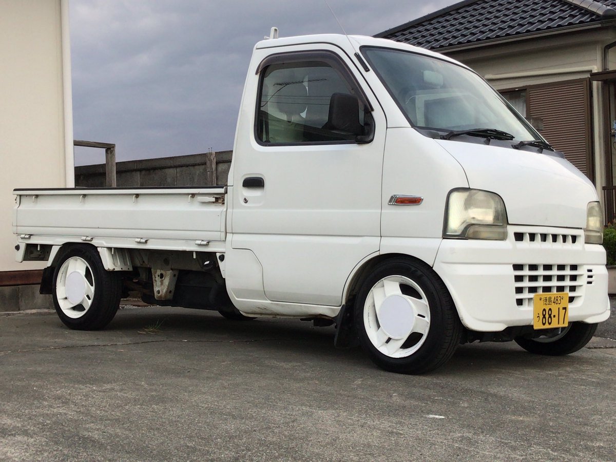 半日かかってセンターキャップ作ったー金切バザミでタコが出来た（ ; ; ）#シャコタンブギ #アイスピード