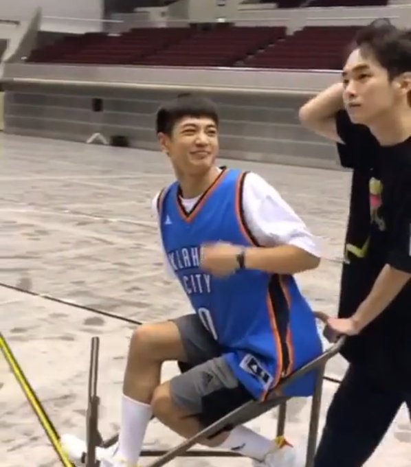 crezymk's tweet photo. ขอสลับร่างเหมือนเภตรากับรามิลวันนึง #keyming #minkey https://t.co/3ahpzBQlrZ