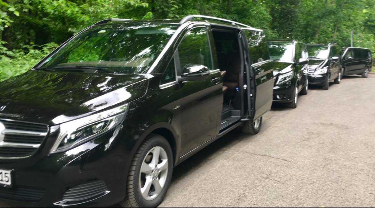 CologneCab's tweet photo. Mehr Info https://t.co/BB3rpGCGj4 
Chauffeur Service . Shuttlebus . Flughafentransfer 
Vipservice . Event Fahrservice . https://t.co/q9jevFvi9M