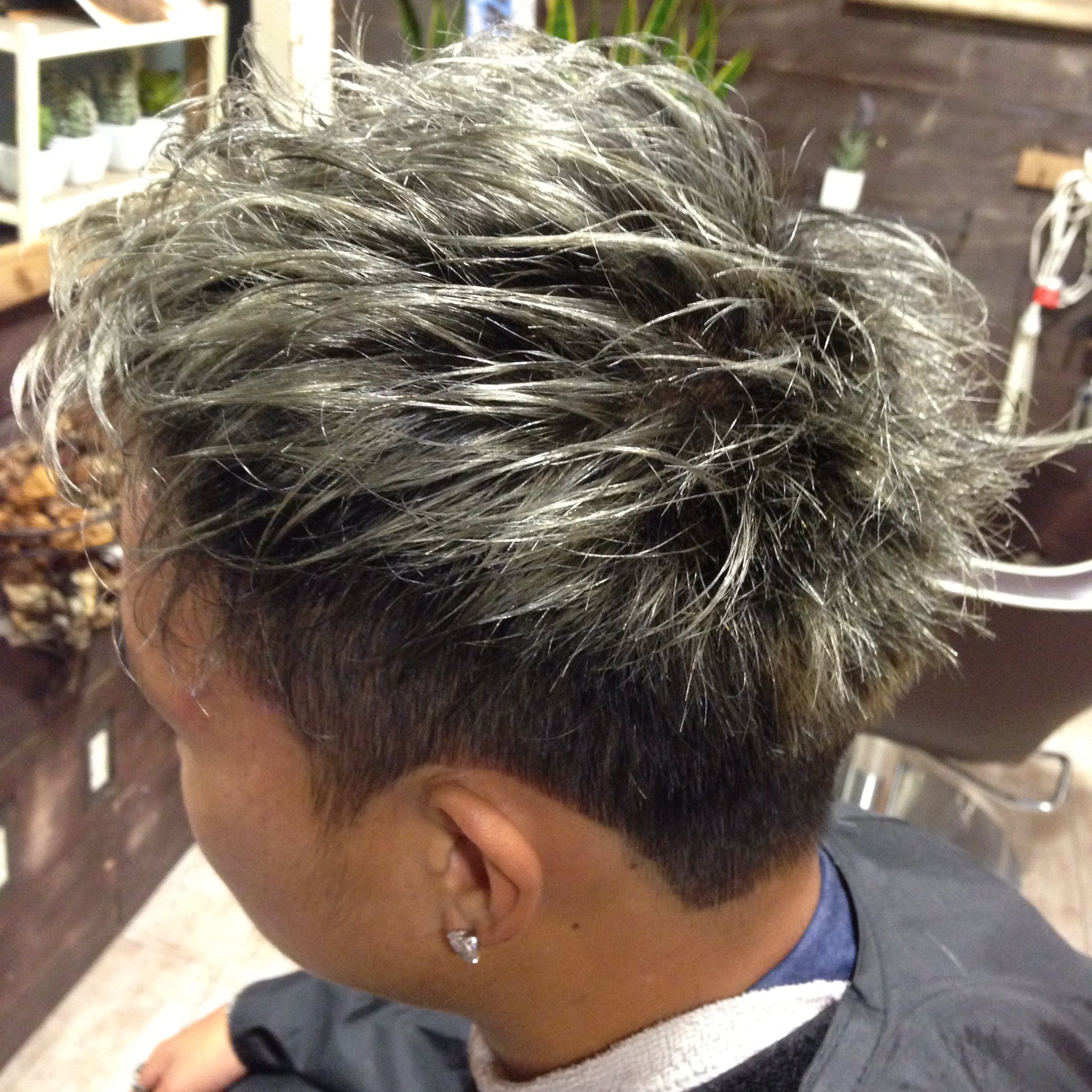 Twitter இல Ill Frere Dai お客様カラー メンズなら三回ブリーチして痛んでも短髪にすればいいので 思い切ったカラーしてみましょ 夏から秋にかけてシルバースモーキーカラーで一際目立ちましょう イルフレール ファイバープレックス メンズカラー Twitter இல Ill Frere Dai お客様カラー メンズなら三回ブリーチして痛んでも短髪にすればいいので 思い切ったカラーしてみましょ 夏から秋にかけてシルバースモーキーカラーで一際目立ちましょう イルフレール ファイバープレックス メンズカラー