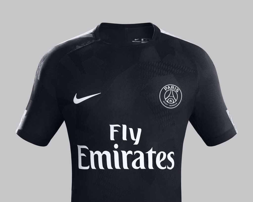 ActuFoot_'s tweet photo. 👀⚫️ https://t.co/u0qYGLgbZg