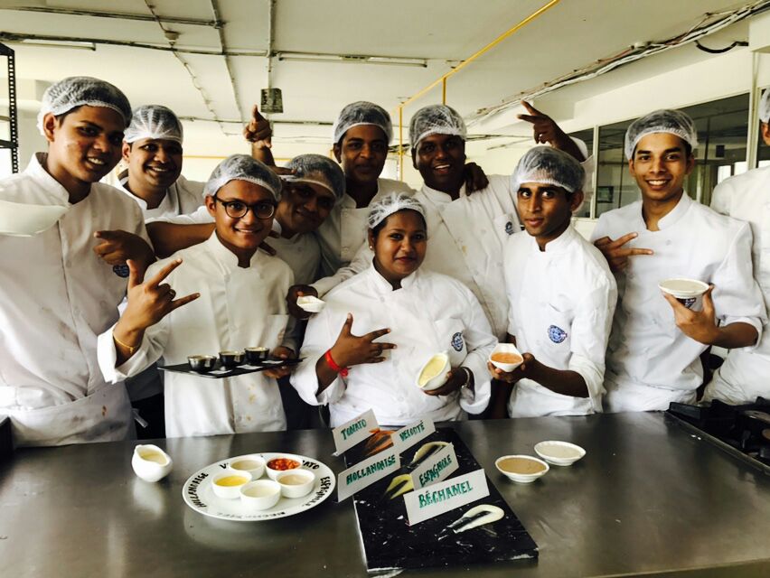 culinary_guru's tweet image. 3rd yr students  gearing up their #culinarybasics @IIHMHOTELSCHOOL            #savor up #life with #mothersauces