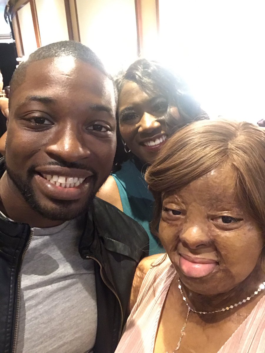 Kechi's tweet photo. Been dyin to show y'all these selfies I took with 4 incredible people @ItsDarciLynne @YoliMayor @PreacherLawson @mandyharvey @AGT ❤️⚡️👌🏽 https://t.co/5hSQEmmncv