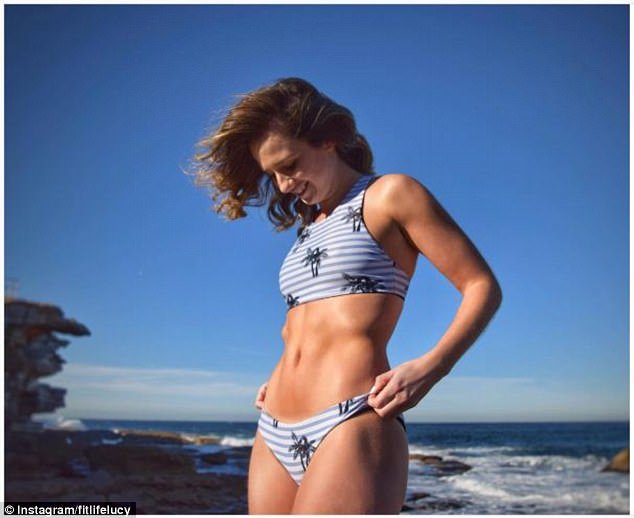 KICHN1's tweet photo. #Fitness #blogger, Lucy, says 'abs start in the #kitchen'! Interesting read on how what you eat affects your body: https://t.co/i0Oe8F69lh https://t.co/kQsB5Cn6c3