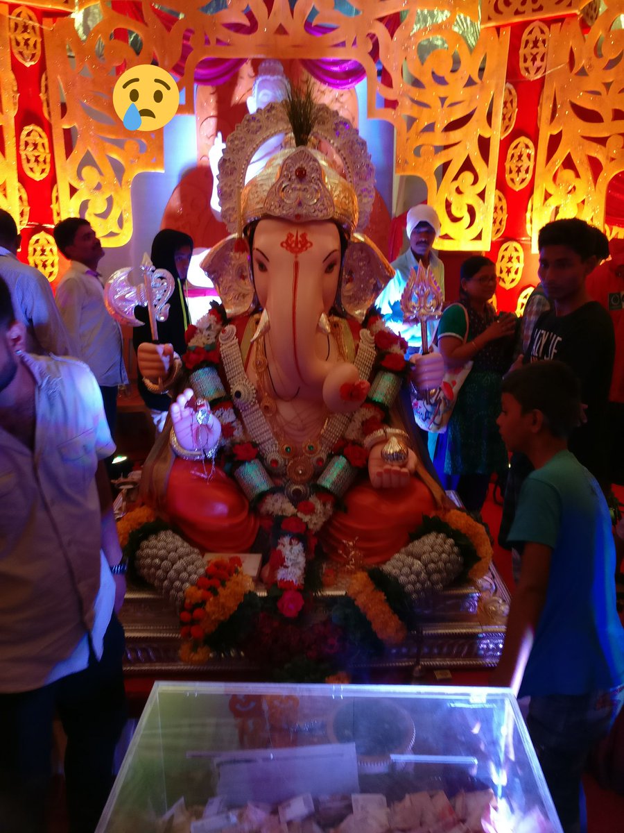 subhammitra1's tweet photo. "Gannpati bappa morya" time came to say good bye to bappa will miss you. #GanpatiVisarjan https://t.co/8mndjoczrn