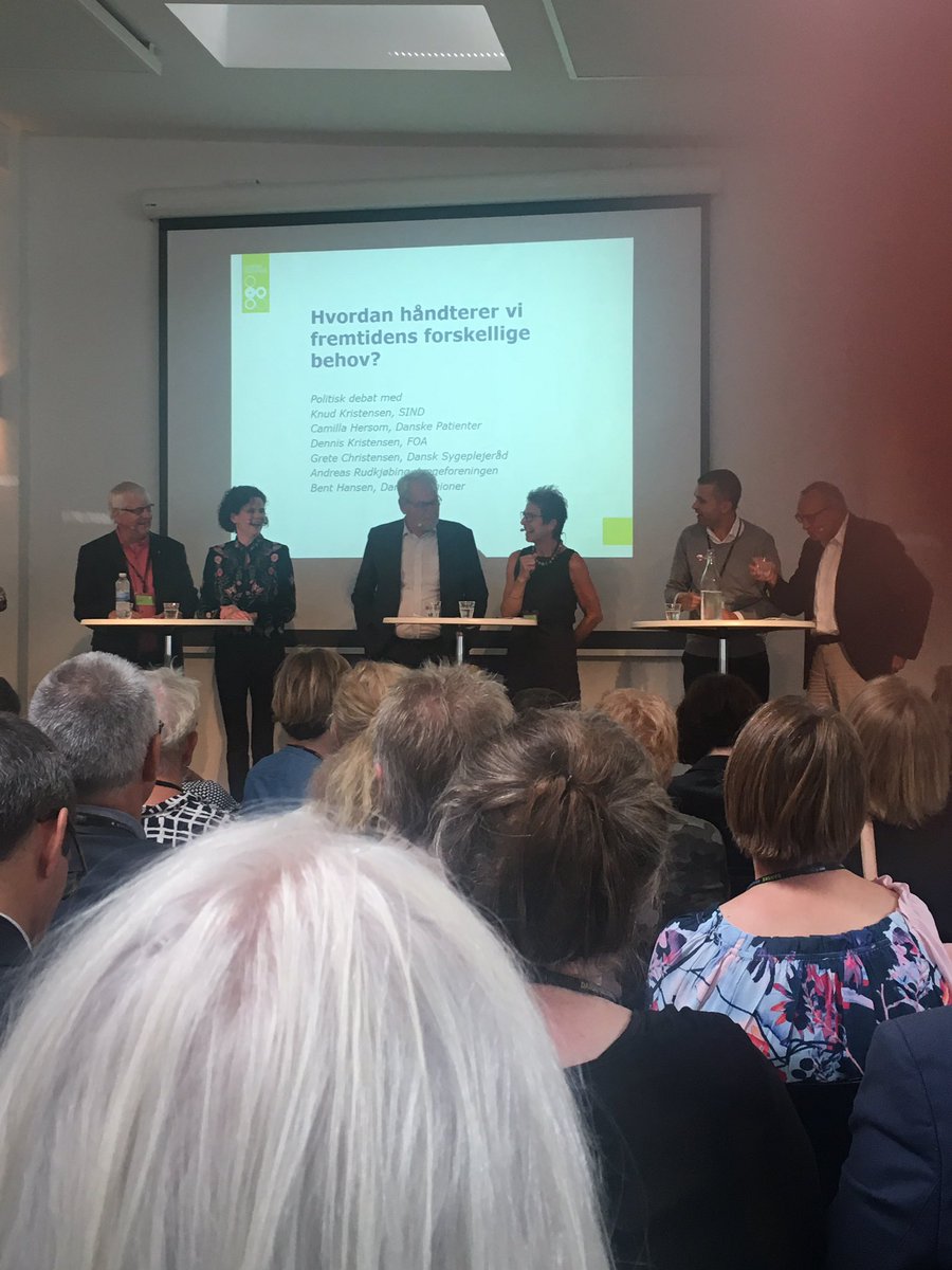MortenFreil's tweet photo. Debat om borgernes sundhedsvæsen. Patienter skal behandles forskelligt. I dialog træffes beslutninger. Også sårbare kan inddrages #Sundpol https://t.co/h54Fu50MXh