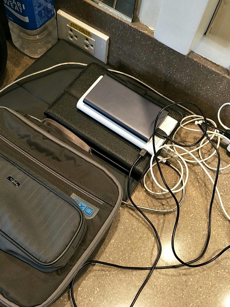 aldenrichards02's tweet photo. Before travelling make sure to.... https://t.co/DDwFsPzwkt
