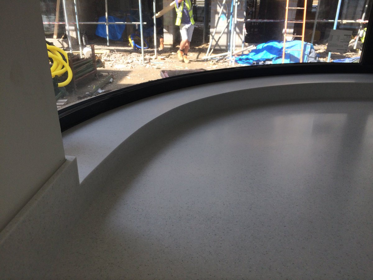 westwoodfabs's tweet image. Curved #corian #worktop design in Everest with seamlessly integrated upstand/window cill #kitchendesign