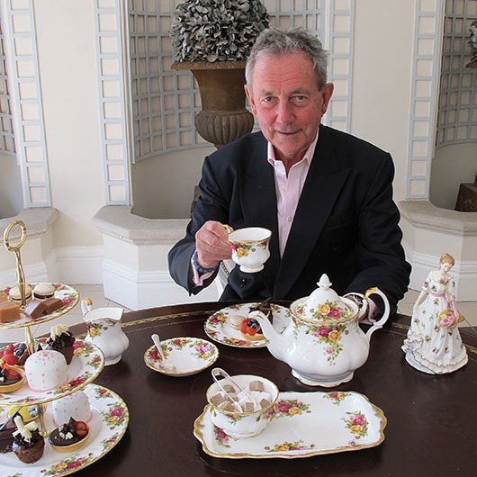 HIEXWaterlooSJ's tweet photo. The Founder of @RoyalDoulton will be at the @stjacobsmarket #stjacobsoutlets this Saturday Sept 2nd from 12pm to 4pm #stjacobs #KWAwesome https://t.co/aX6fFf6Fjm