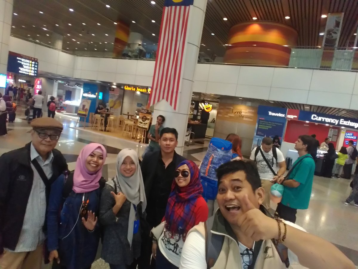 Alhamdulillah KOPI KL terbentuk, para kopiers negeri jiran terdiri dari diaspora dan sahabat BMI <a href="/riyardiarisman/">Arisman Riyardi</a> <a href="/kaielzha/">Kak Na</a> <a href="/nutylaraswaty/">#nutylaraswaty</a>