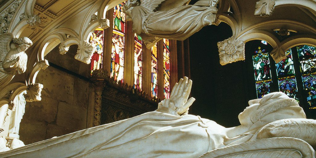 SudeleyCastle's tweet photo. This Sunday is #KatherineParr Day here at Sudeley - it's not to be missed 👑 https://t.co/ssgxHzufmL https://t.co/RuEssxaaIM