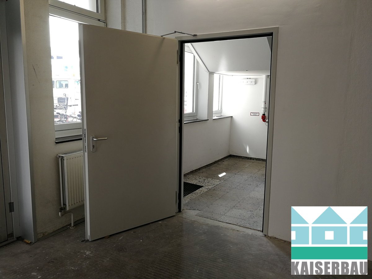 Montage von Innentüren mit Brandschutz 
Vorher/Nachher Bilder
"Kaiserbau 24 GmbH" wünscht Ihnen ein erholsames Wochenende!
kaiserbau24.de