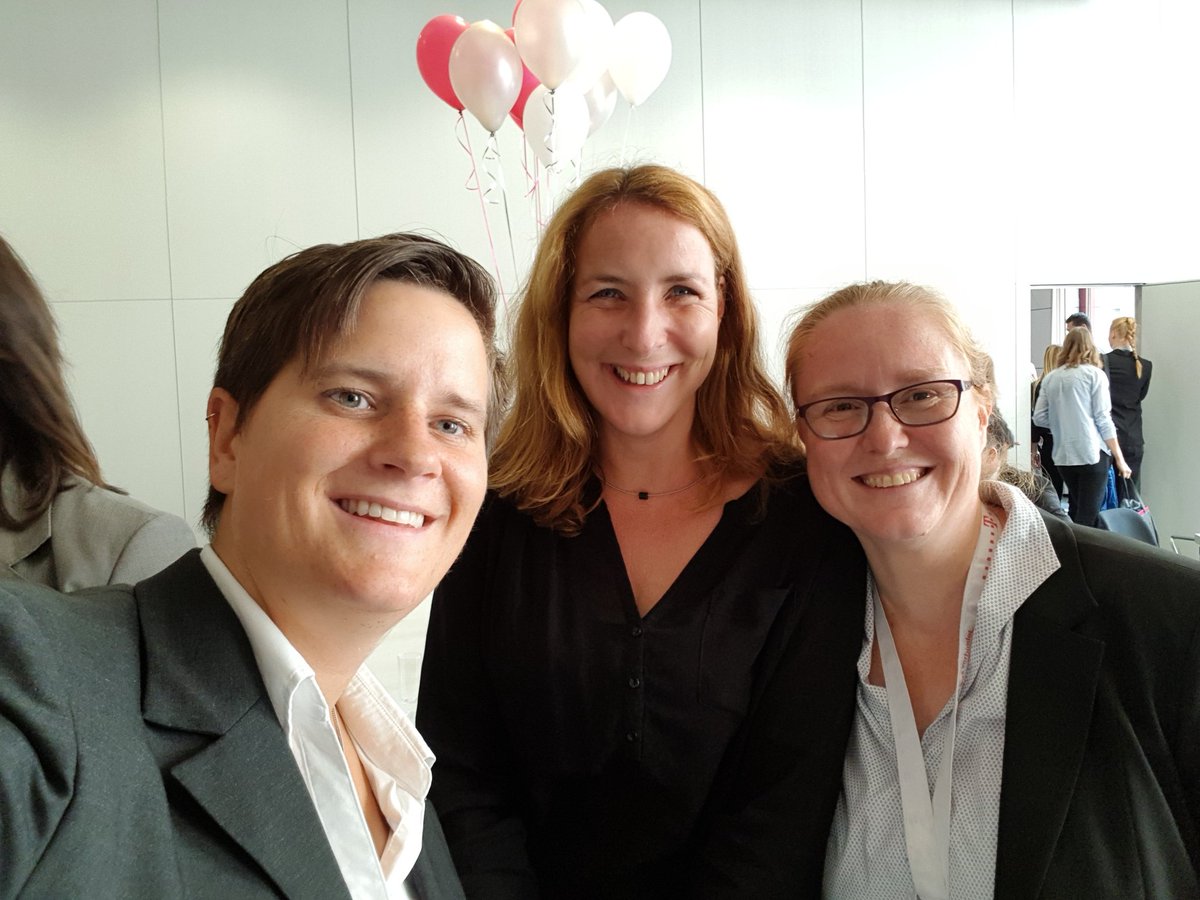 SvenjaVry's tweet photo. Ein toller Tag mit tollen Kollegen #Telekomwall #AzubiWelcomeDay #Azubi2017 #LetsGetDigital https://t.co/YKe9rmhXCw