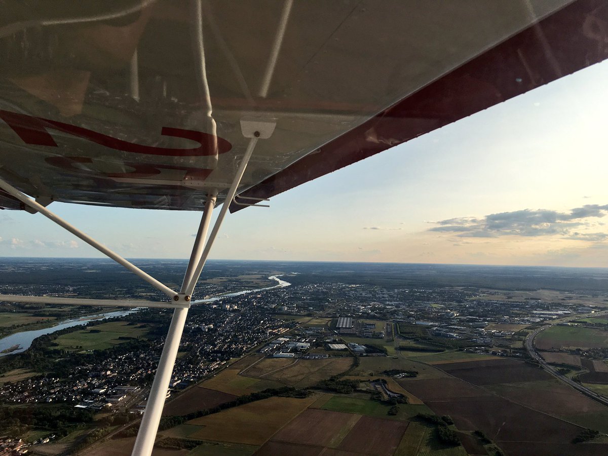 nanothepilot's tweet photo. Arrivée au salon ULM de Blois pour installer le stand Zenair. Beau Vol! On vous attend demain pour découvrir le CH650Ei et le STOL CH701. https://t.co/3QighnUI2r