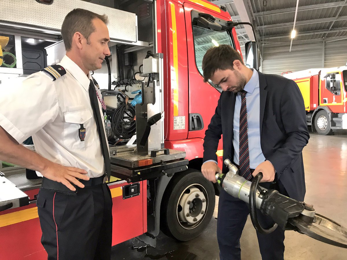 HenrietPierre's tweet photo. Présentation du groupement territorial et visite du centre de secours de #FontenayleComte @SDIS85 https://t.co/y7yEbdIWcZ