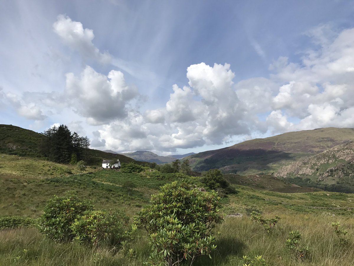 katehumble's tweet photo. I really do love in the world's most beautiful country. Happy September everyone. https://t.co/i6UrQdJU8F